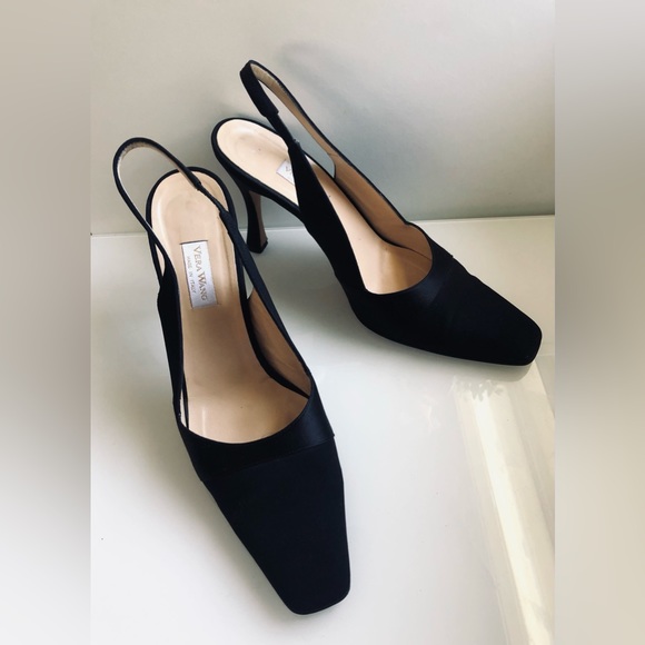 COPY - Vera Wang vintage black sling back heel, size 8 Italian leather. - Picture 2 of 3